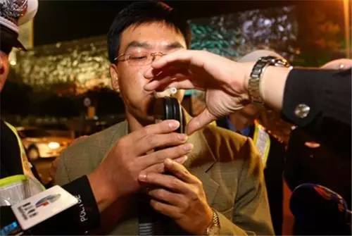 酒精測試儀逃避方法管用嗎，如何躲避交警查酒駕？