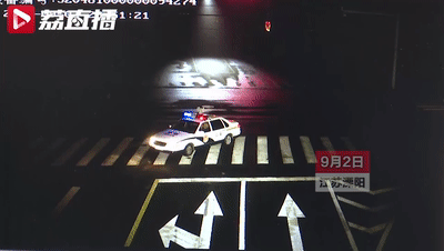 男子酒駕跟蹤警車時(shí)睡著 醒來車外站著一圈警察